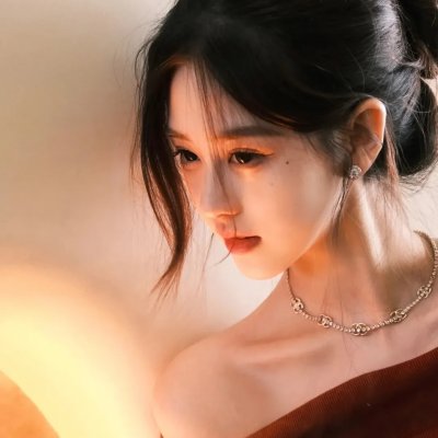 27套礼服海报