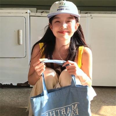 美丽人生颂海报